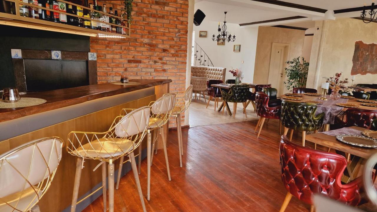 Villa Westfalia Guest House Tîrgu Secuiesc Buitenkant foto